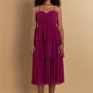 ENDLESS ROSE - Tiered Midi Dress - $130 - M